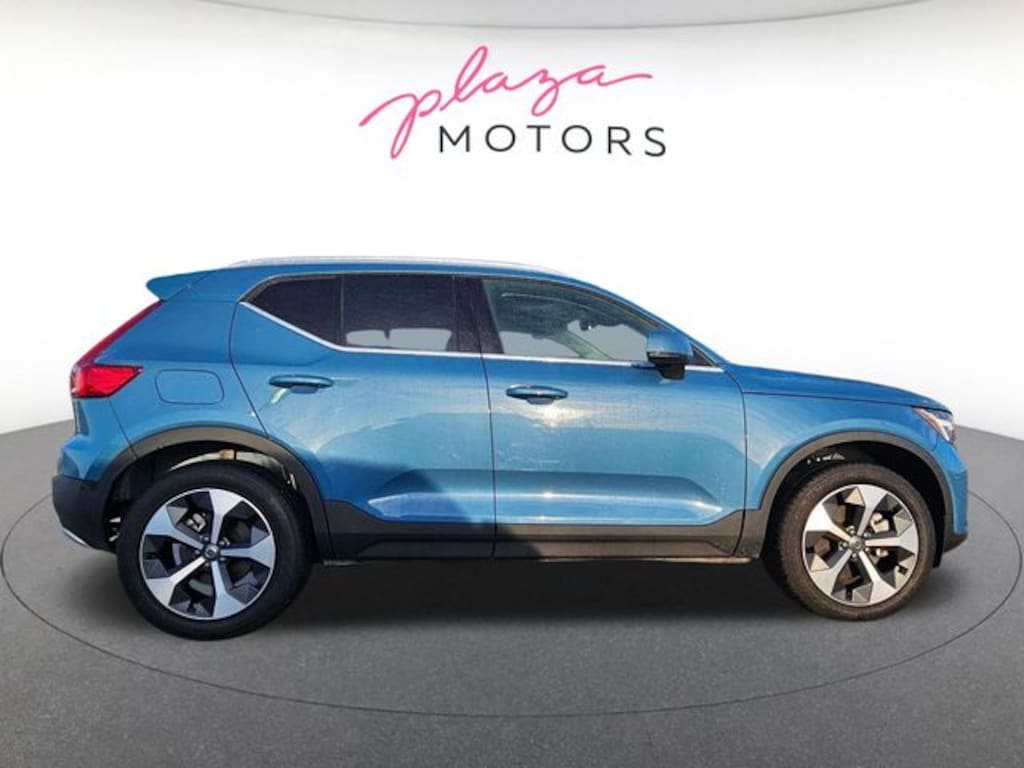 Used 2025 Volvo XC40 B5 Plus Bright Theme SUV