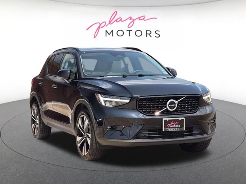 Used 2023 Volvo XC40 B5 AWD Ultimate Dark SUV