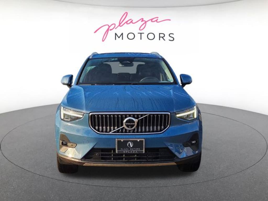 Used 2025 Volvo XC40 B5 Plus Bright Theme SUV