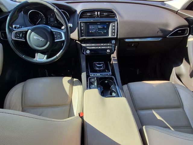 2018 Jaguar F-PACE Prestige - Photo 13