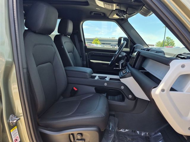 2025 Land Rover Defender S - Photo 21