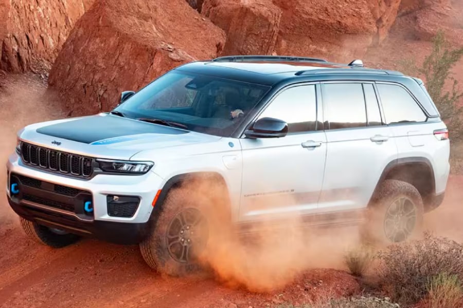 White%20Jeep%20Grand%20Cherokee.jpg