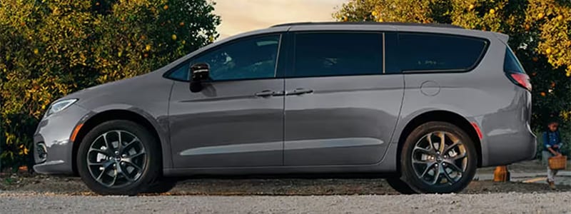 New 2024 Chrysler Pacifica Saint Clair MI