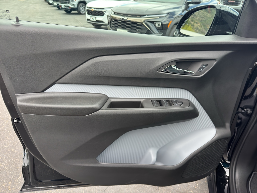 2027 Chevrolet Bolt RS - Photo 17