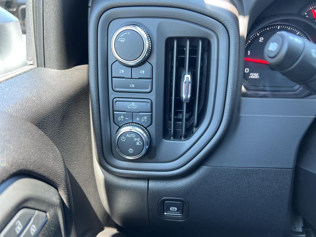 2025 GMC Sierra 2500HD Pro - Photo 17
