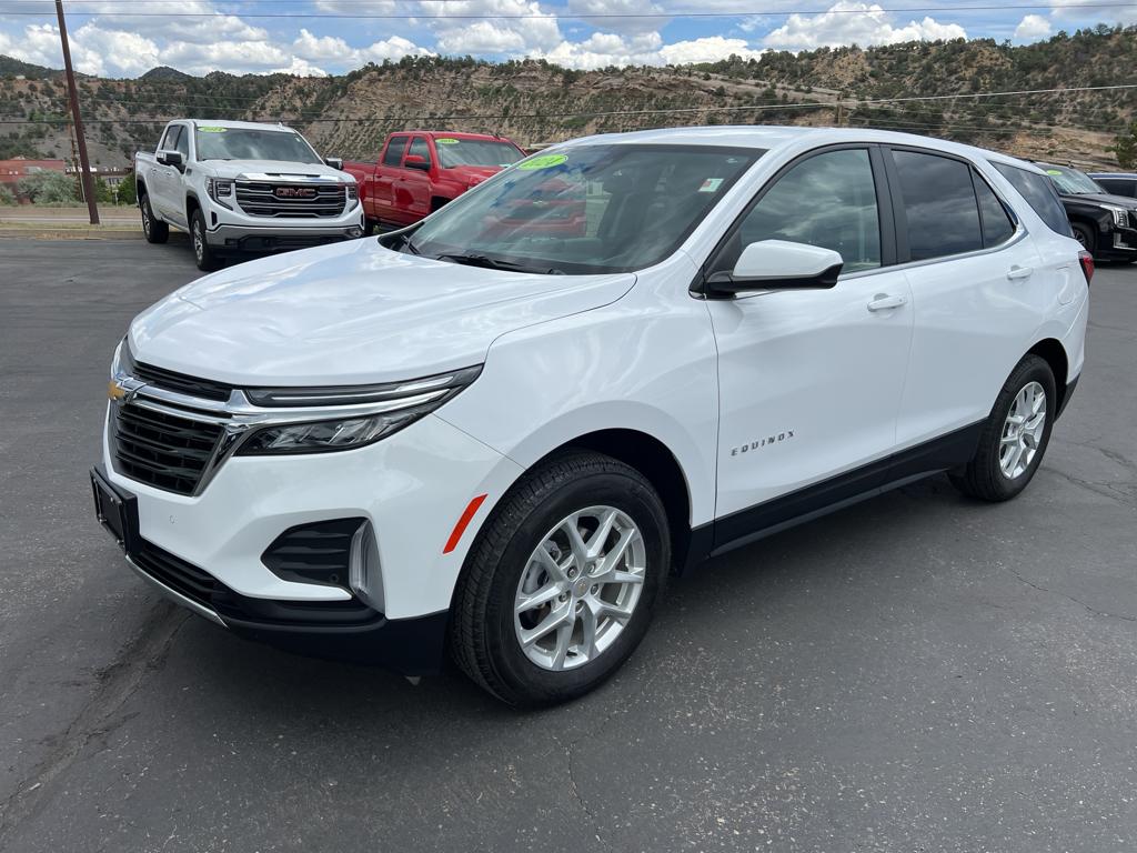 2024 Chevrolet Equinox LT photo 3