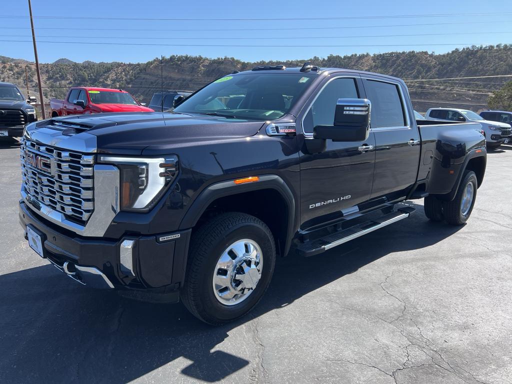 2025 GMC Sierra 3500HD Denali - Photo 3