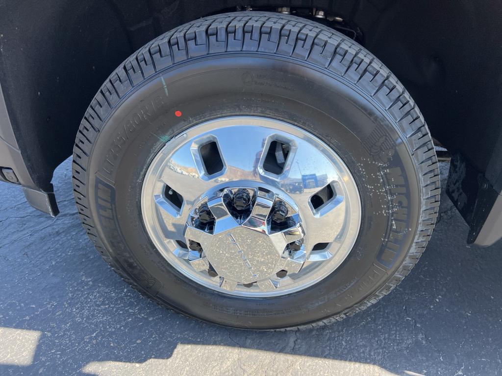 2025 GMC Sierra 3500HD Denali - Photo 9