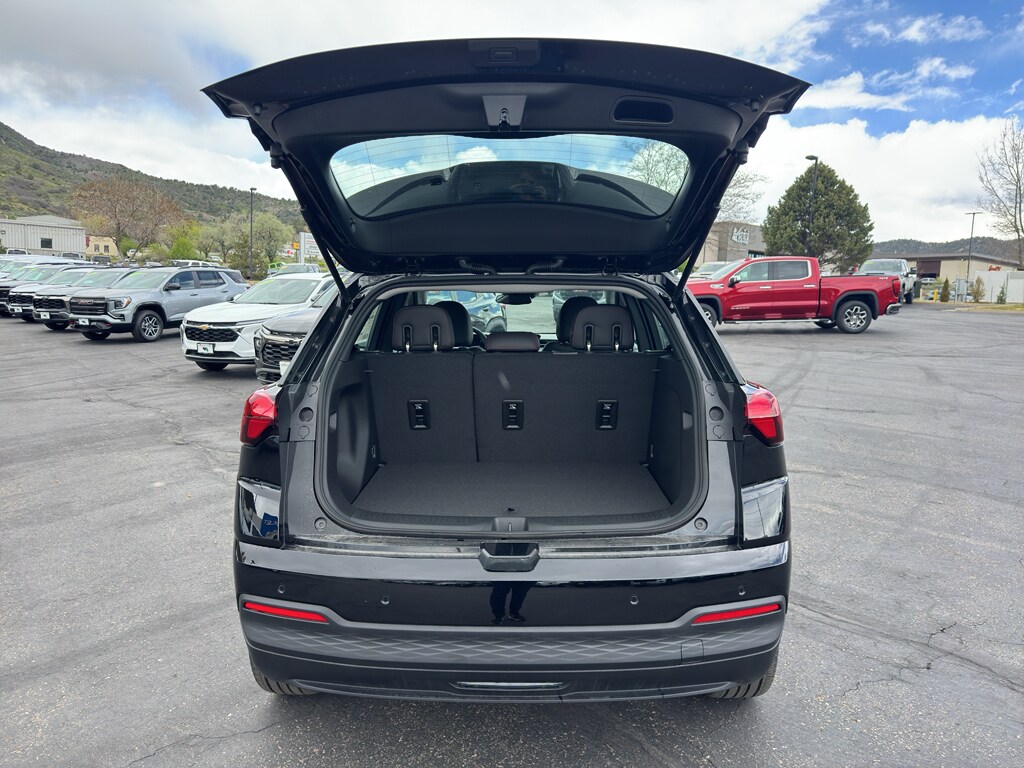 2027 Chevrolet Bolt RS - Photo 10