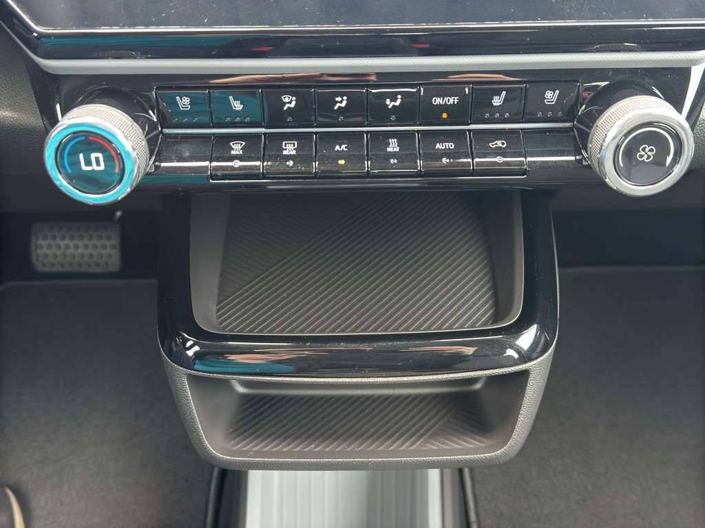 2027 Chevrolet Bolt RS - Photo 25