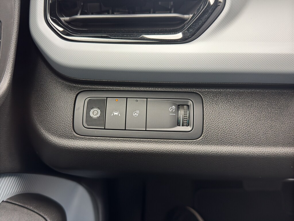 2027 Chevrolet Bolt RS - Photo 21