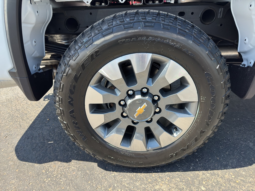 2026 Chevrolet Silverado 2500 HD Custom - Photo 9