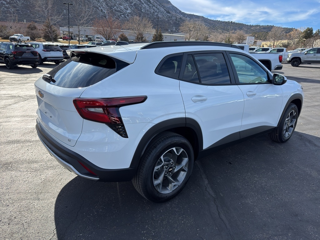 2026 Chevrolet Trax LT - Photo 7