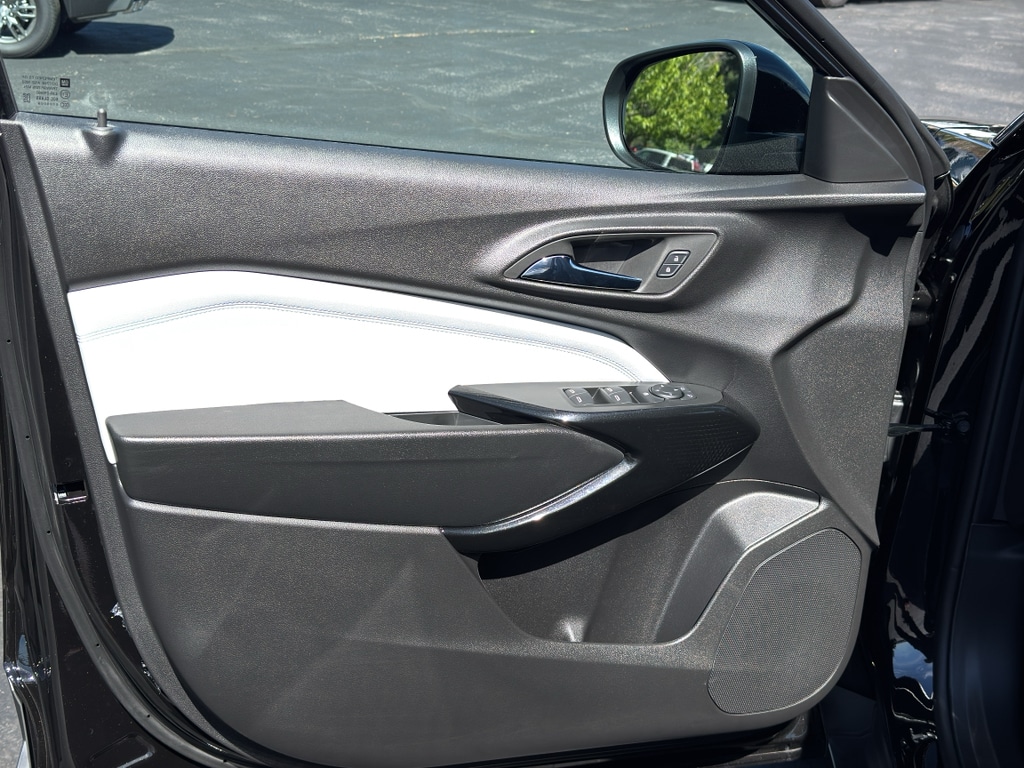 2026 Chevrolet Trax LT - Photo 17