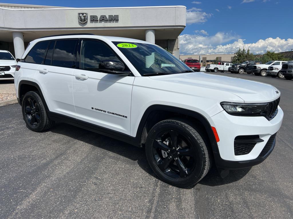 2023 Jeep Grand Cherokee Altitude's photo