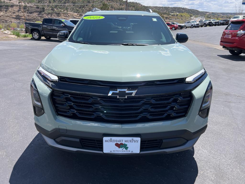 2025 Chevrolet Equinox LT photo 2