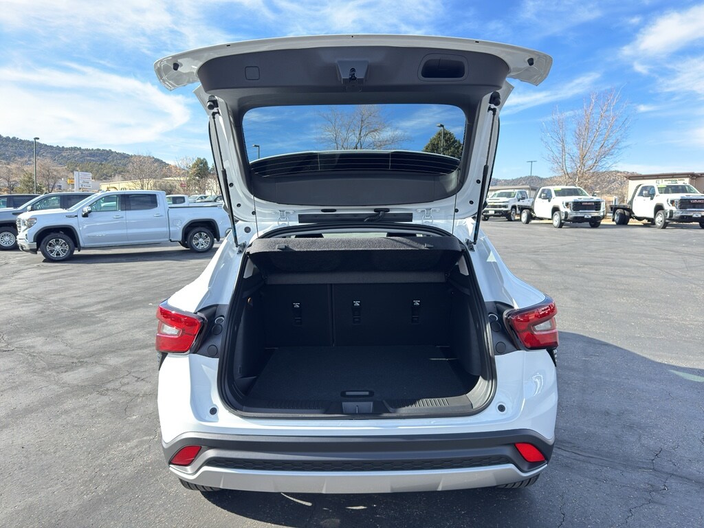2026 Chevrolet Trax LT - Photo 10