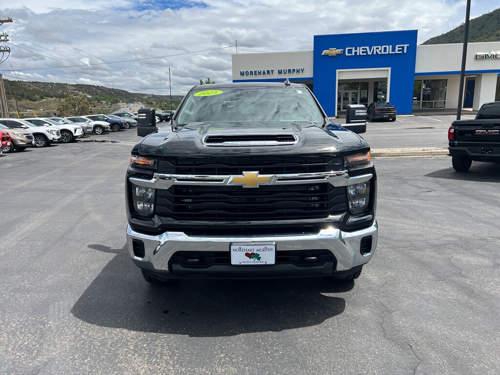 2025 Chevrolet Silverado 2500HD LT photo 2