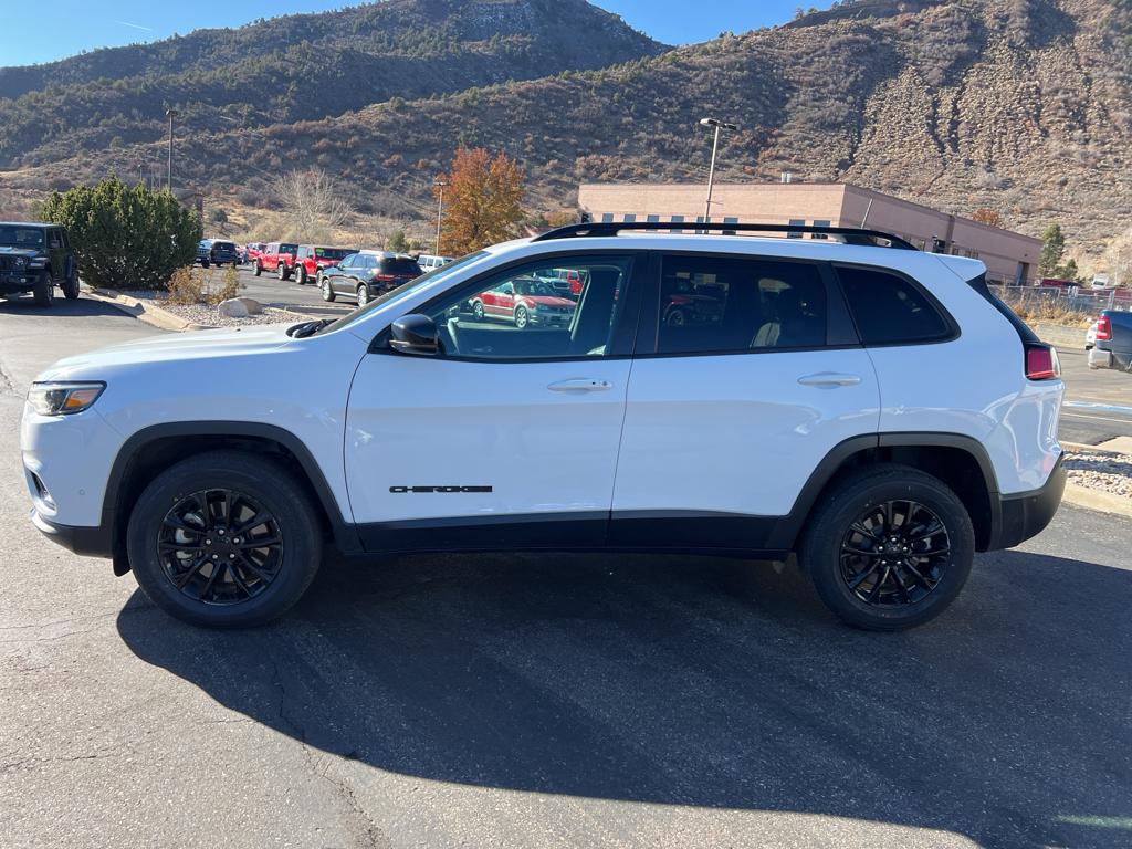 2023 Jeep Cherokee Altitude Lux Sport photo 4