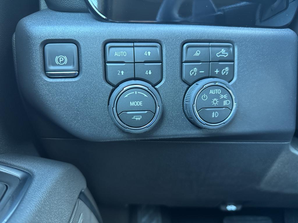 2026 Chevrolet Silverado LT's photo