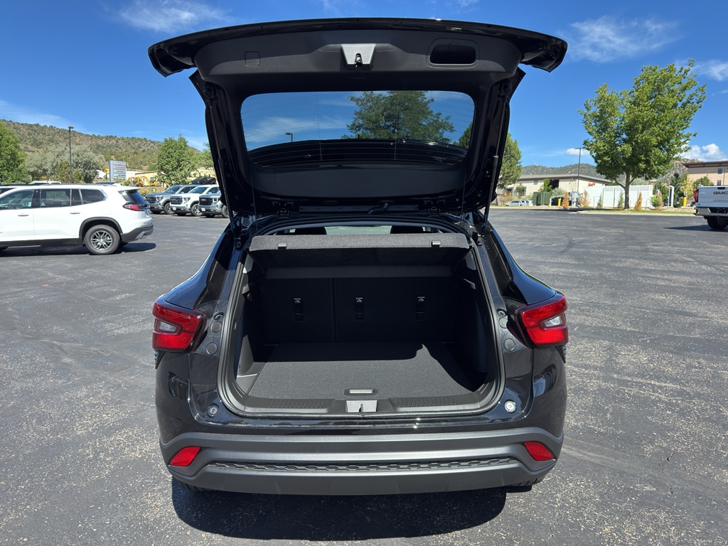 2026 Chevrolet Trax LT - Photo 11