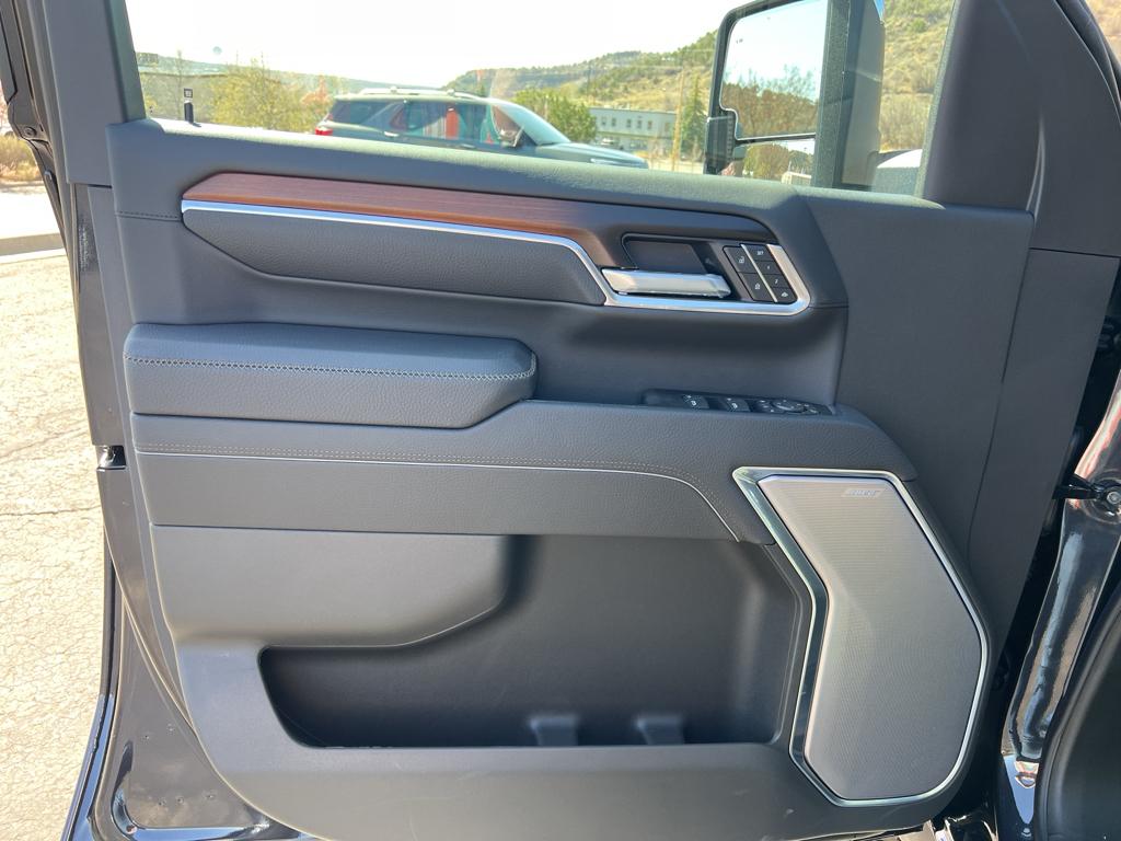 2025 GMC Sierra 3500HD Denali - Photo 18