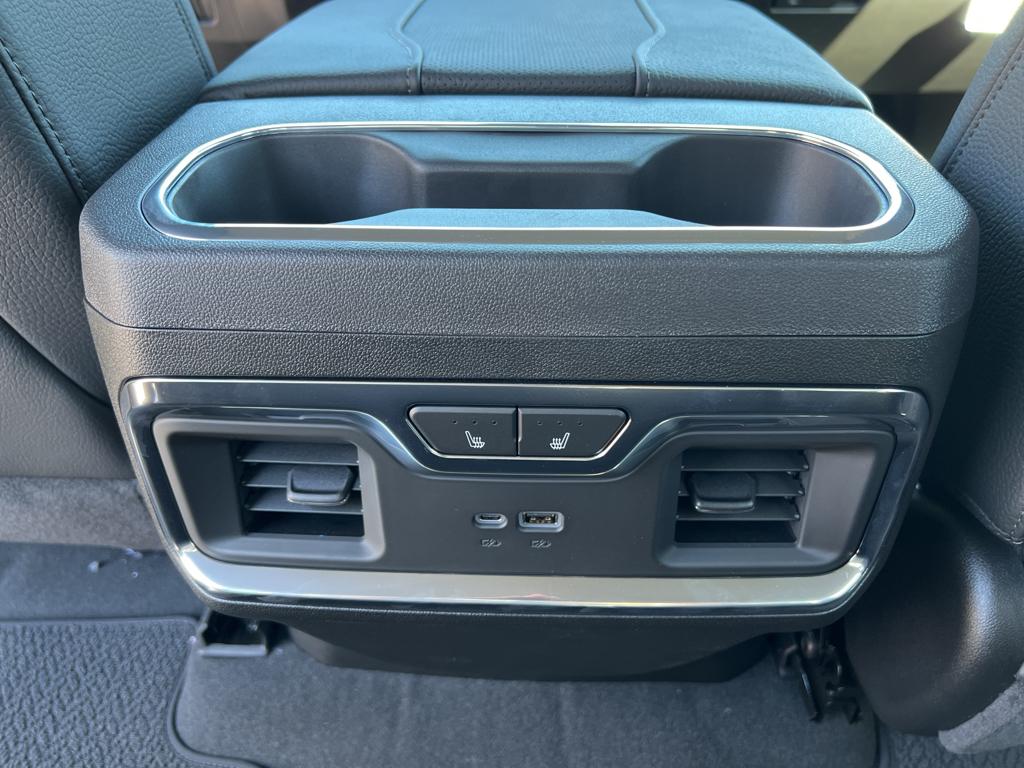 2025 GMC Sierra 3500HD Denali - Photo 16