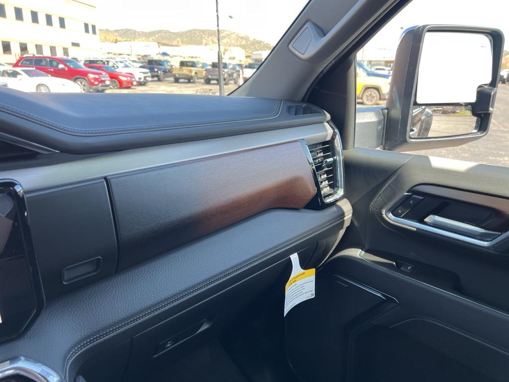 2025 GMC Sierra 3500HD Denali - Photo 29