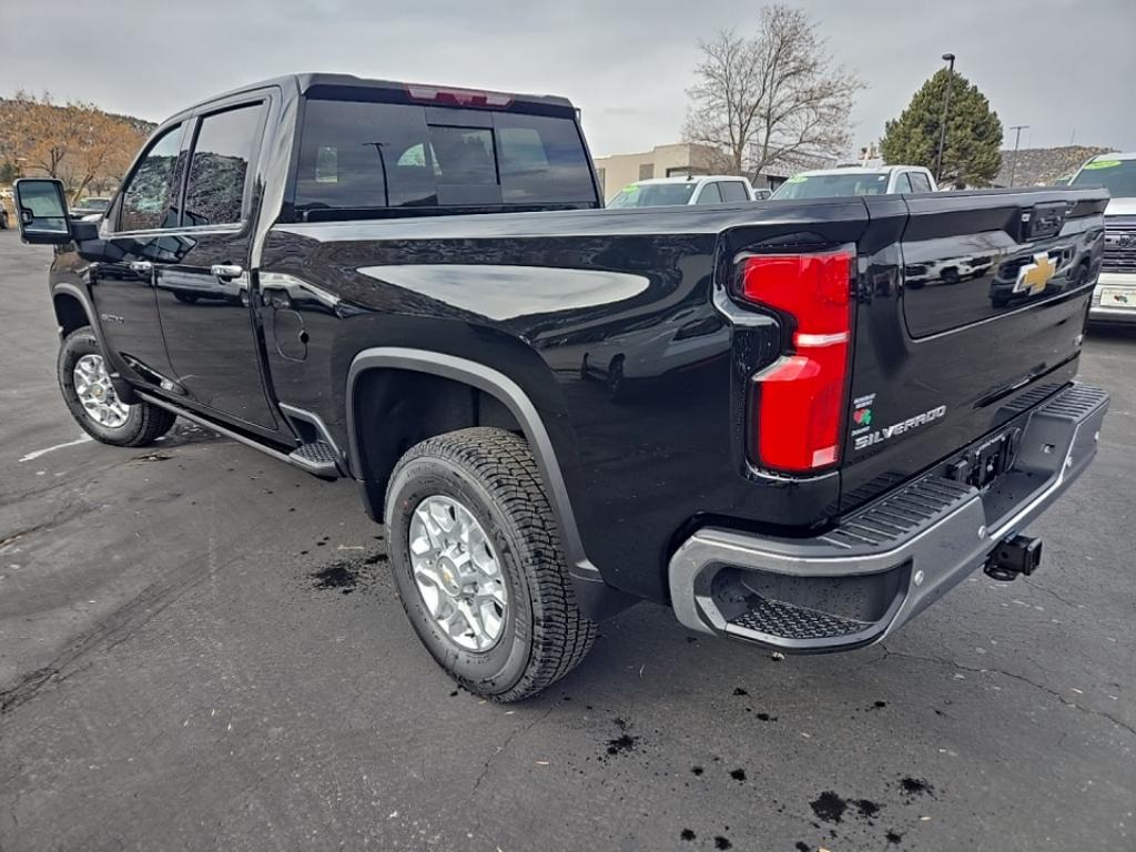 2025 Chevrolet Silverado 2500HD LTZ photo 3