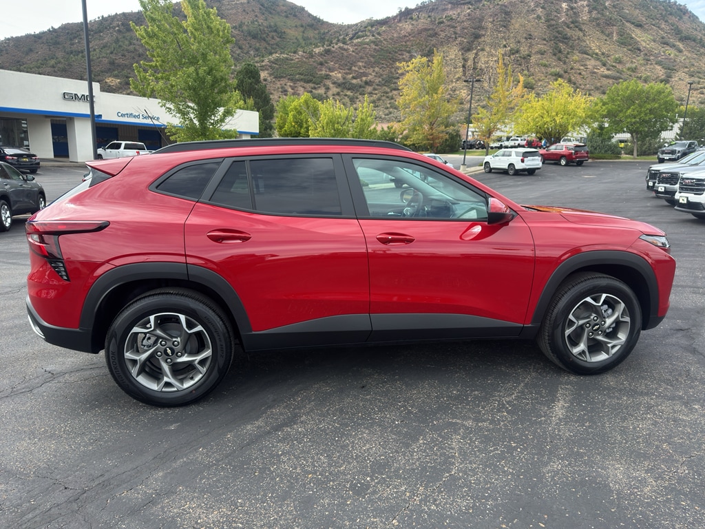 2026 Chevrolet Trax LT - Photo 8