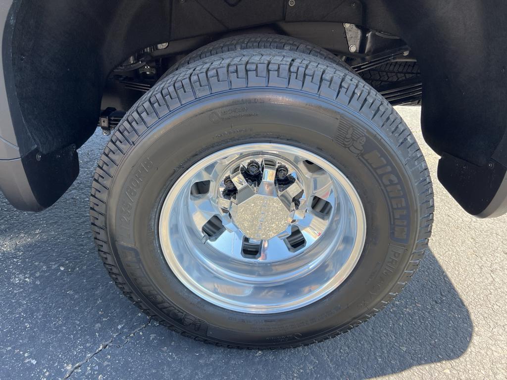 2025 GMC Sierra 3500HD Denali - Photo 10