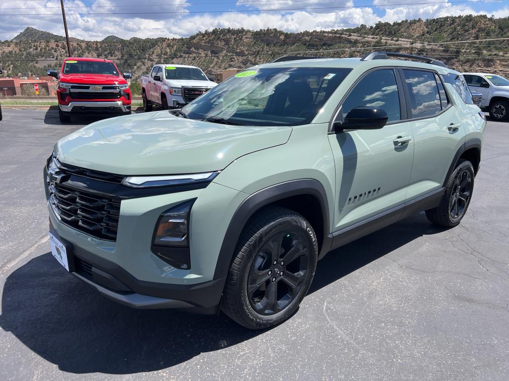 2025 Chevrolet Equinox LT photo 3
