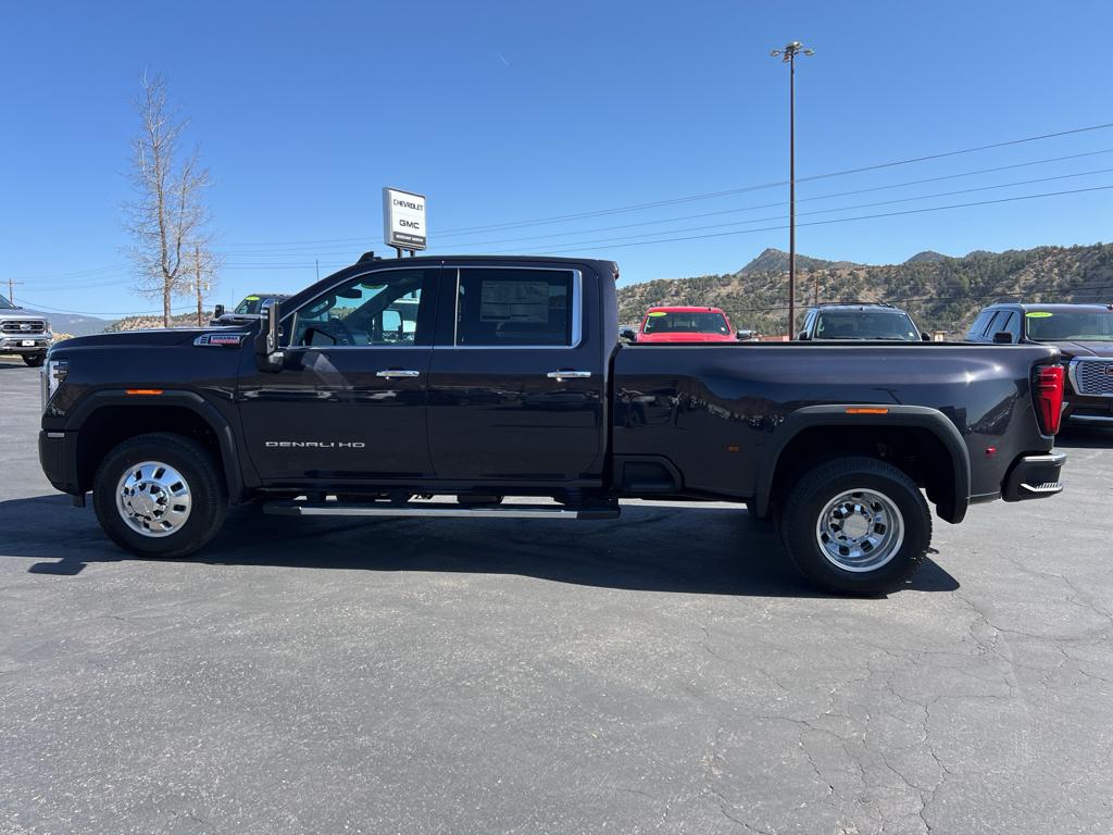 2025 GMC Sierra 3500HD Denali - Photo 4
