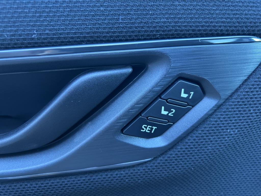 2026 Subaru Outback Limited - Photo 12