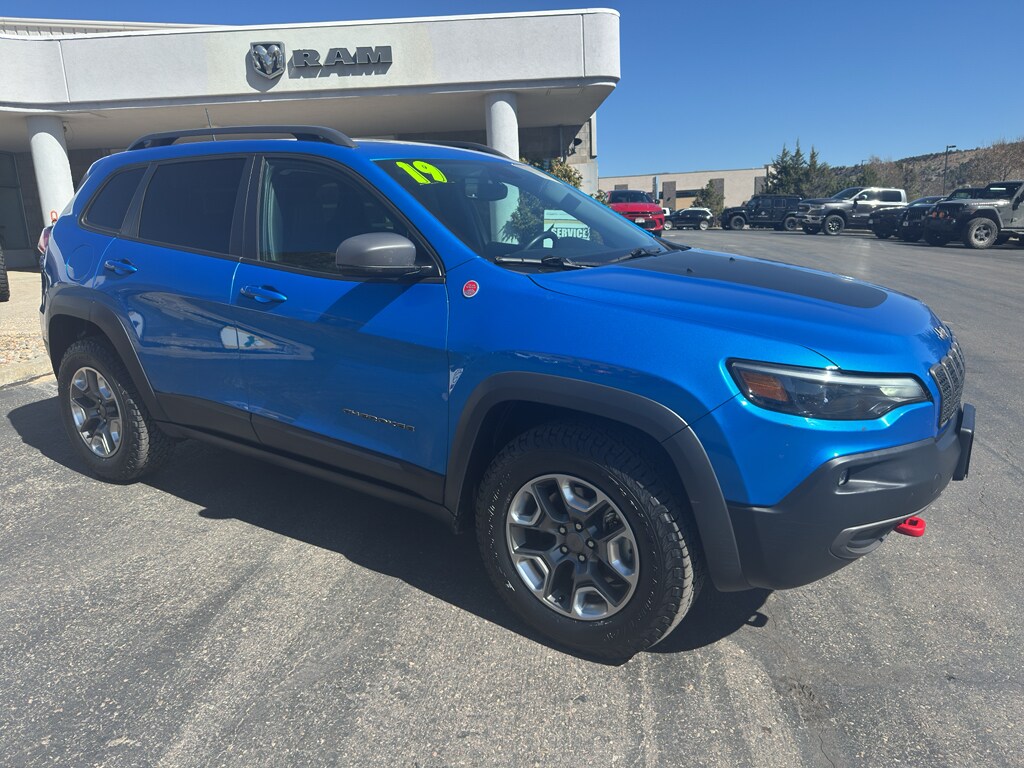 Used 2019 Jeep Cherokee Trailhawk SUV