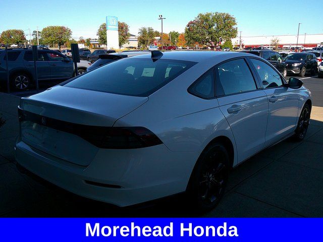 2025 Honda Accord SE - Photo 14