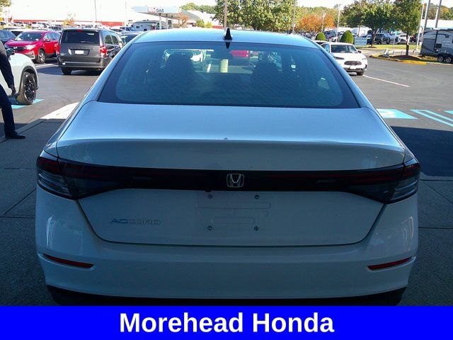 2025 Honda Accord SE - Photo 13
