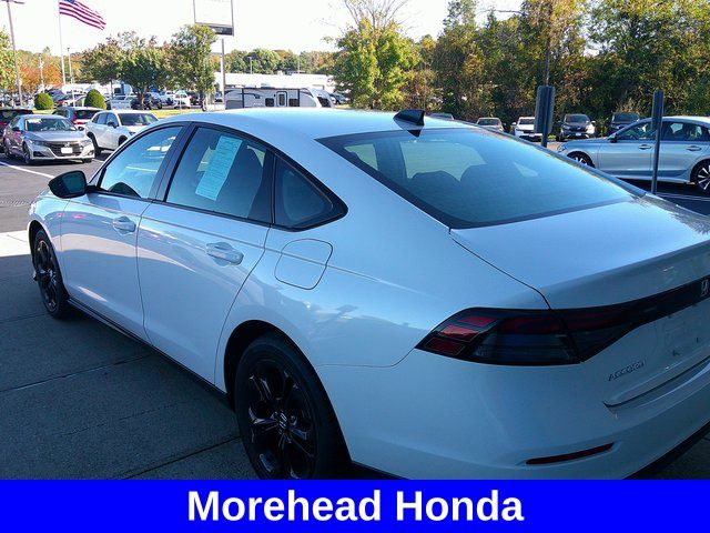 2025 Honda Accord SE - Photo 11