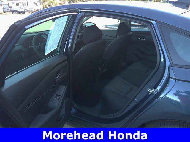 2025 Honda Accord SE - Photo 17