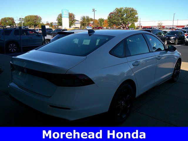 2025 Honda Accord SE - Photo 14