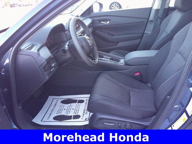 2025 Honda Accord SE - Photo 11