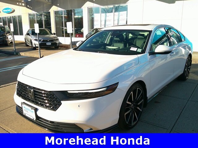 2023 Honda Accord Hybrid Touring photo 3