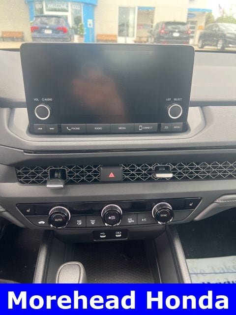 2025 Honda Accord SE - Photo 28