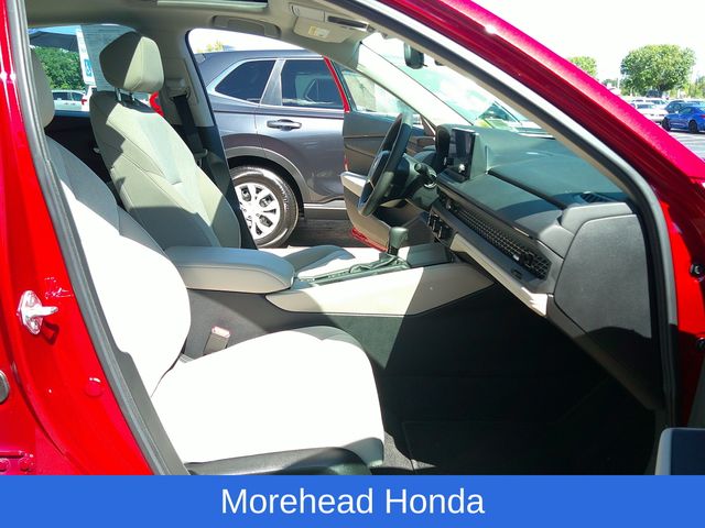 2025 Honda Accord SE - Photo 27