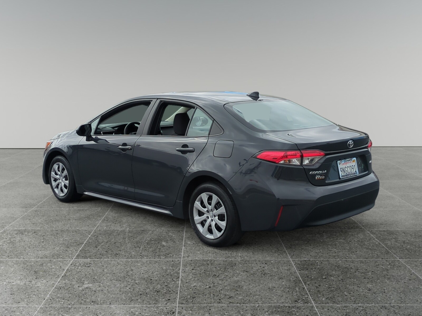 2024 Toyota Corolla LE photo 2