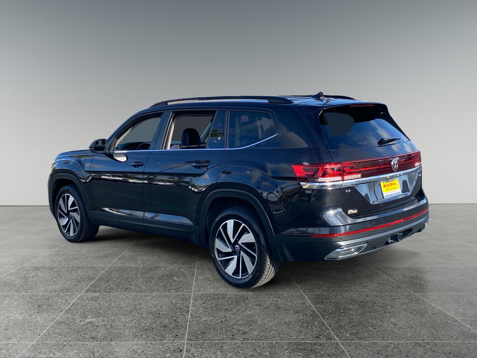 2024 Volkswagen Atlas 2.0T SE w/Technology photo 3