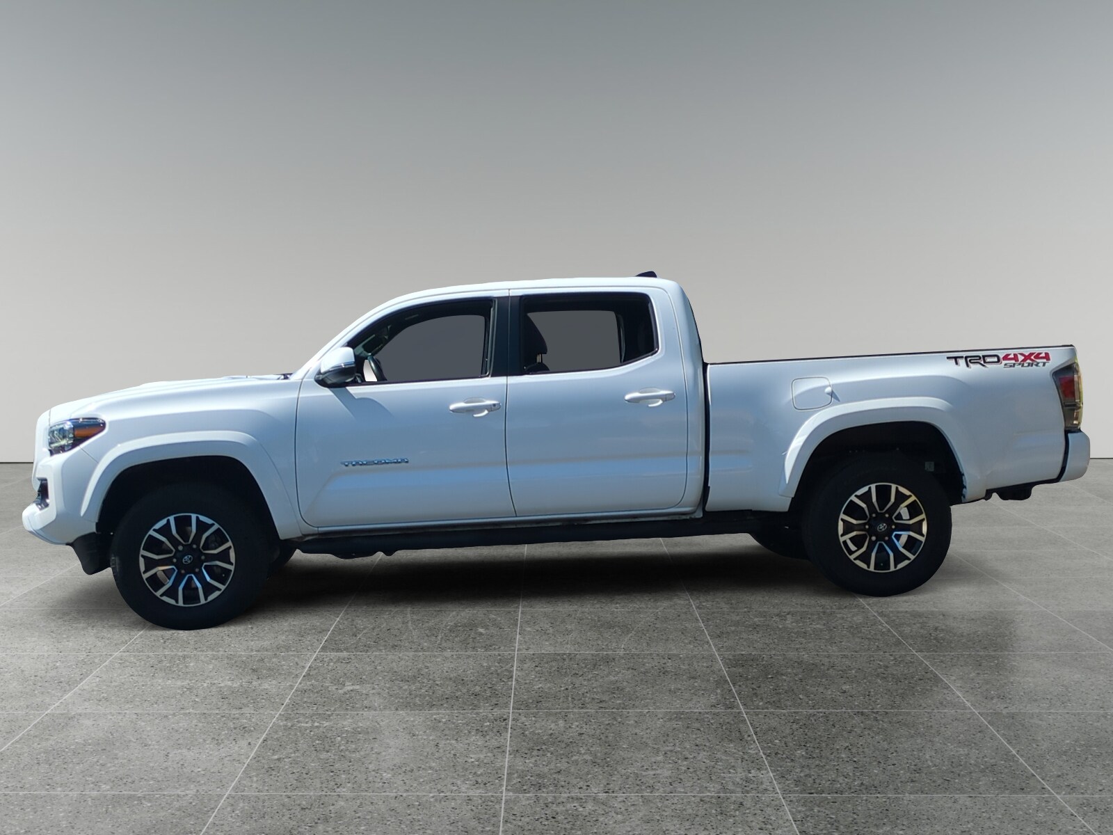 2023 Toyota Tacoma TRD Sport photo 2