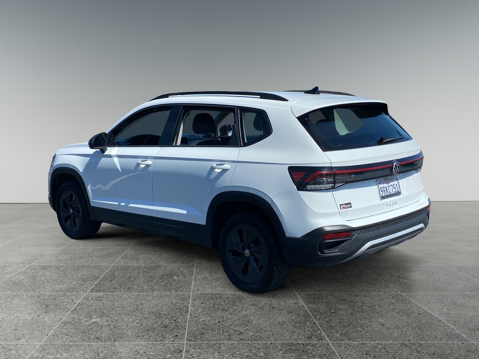 2025 Volkswagen Taos 1.5T S photo 3