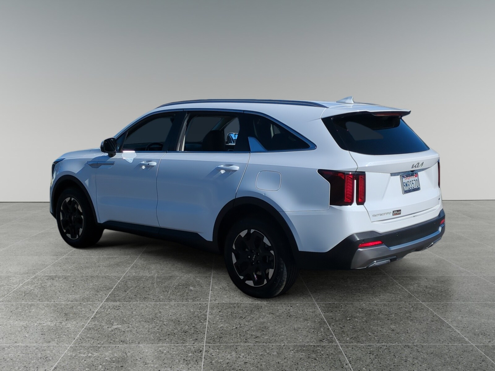 2024 Kia Sorento S photo 2