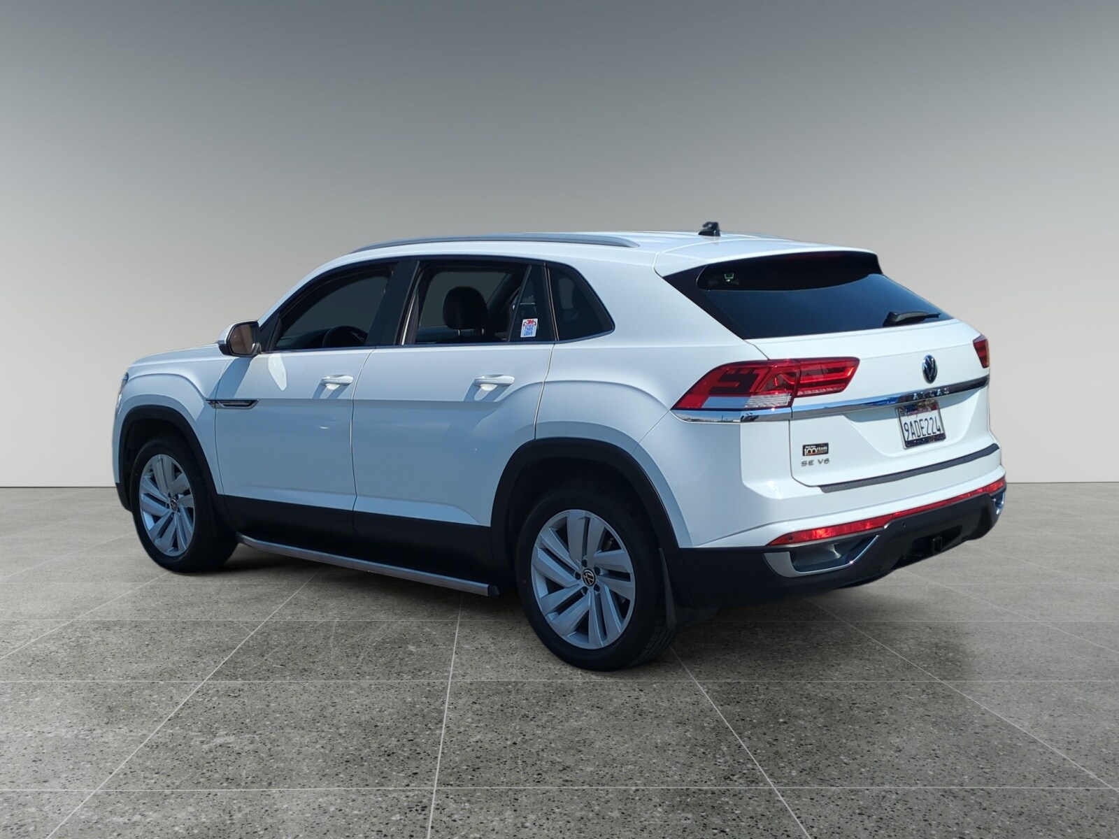 2022 Volkswagen Atlas Cross Sport V6 SE Technology photo 3